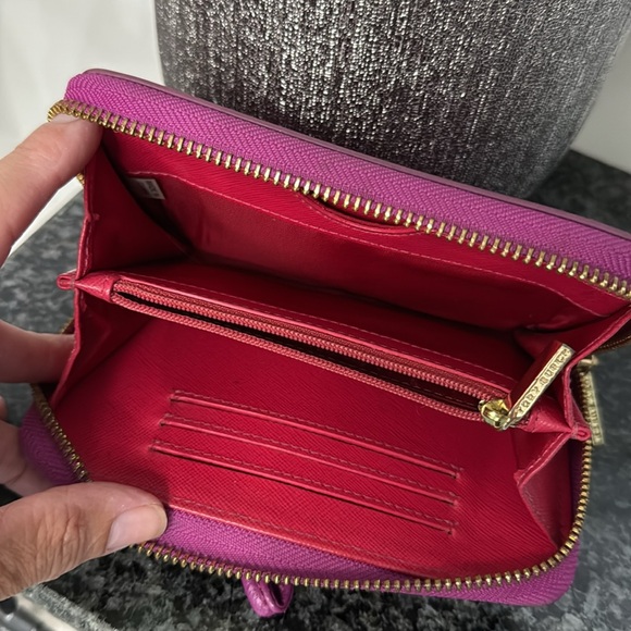 Tory Burch Saffiano Leather Fuchsia Zip Around Wristlet Wallet - Picture 4 of 11